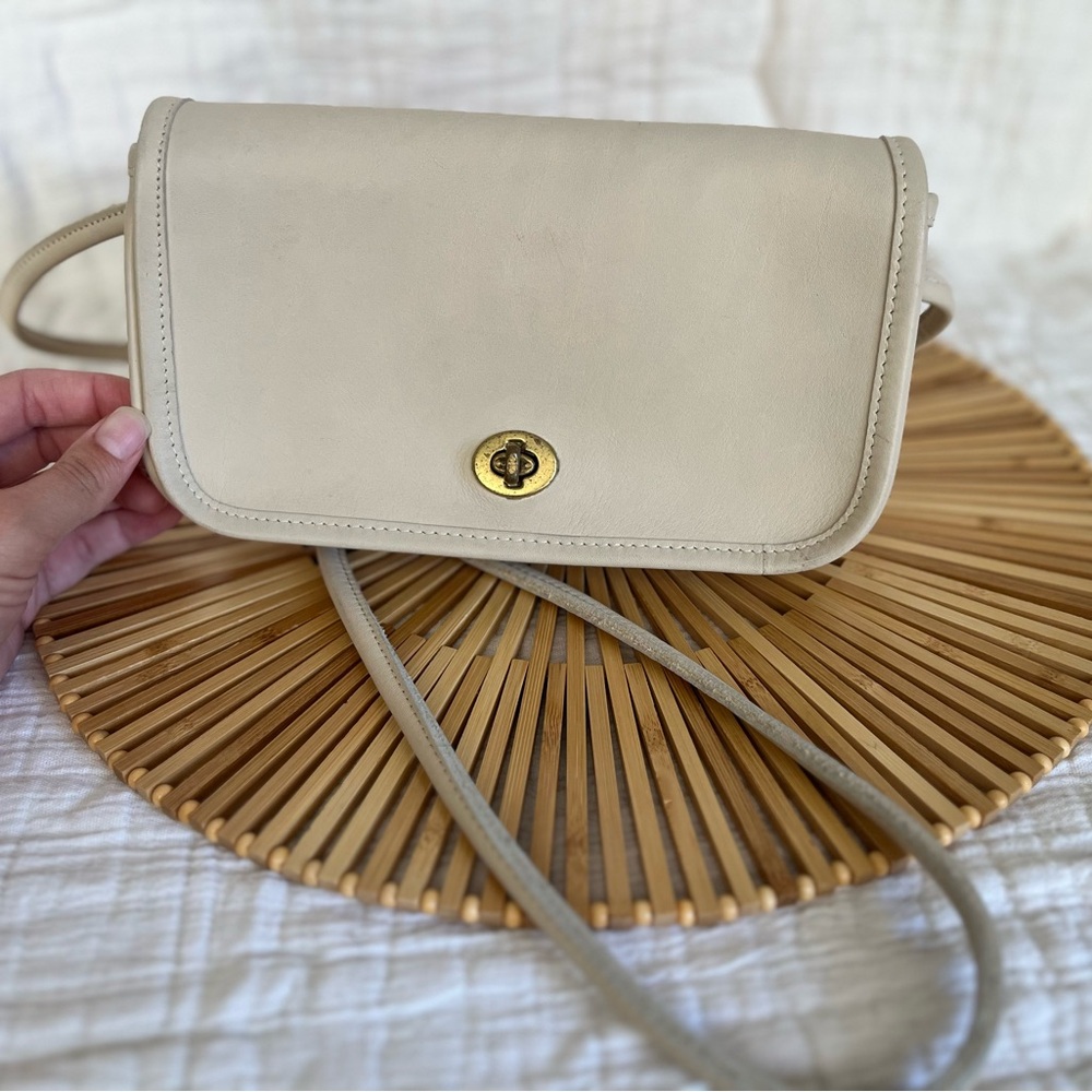 Vintage Dinky Crossbody Coach Bag